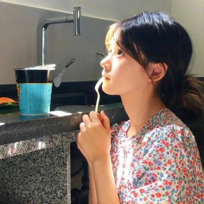 行走的鸡毛掸子